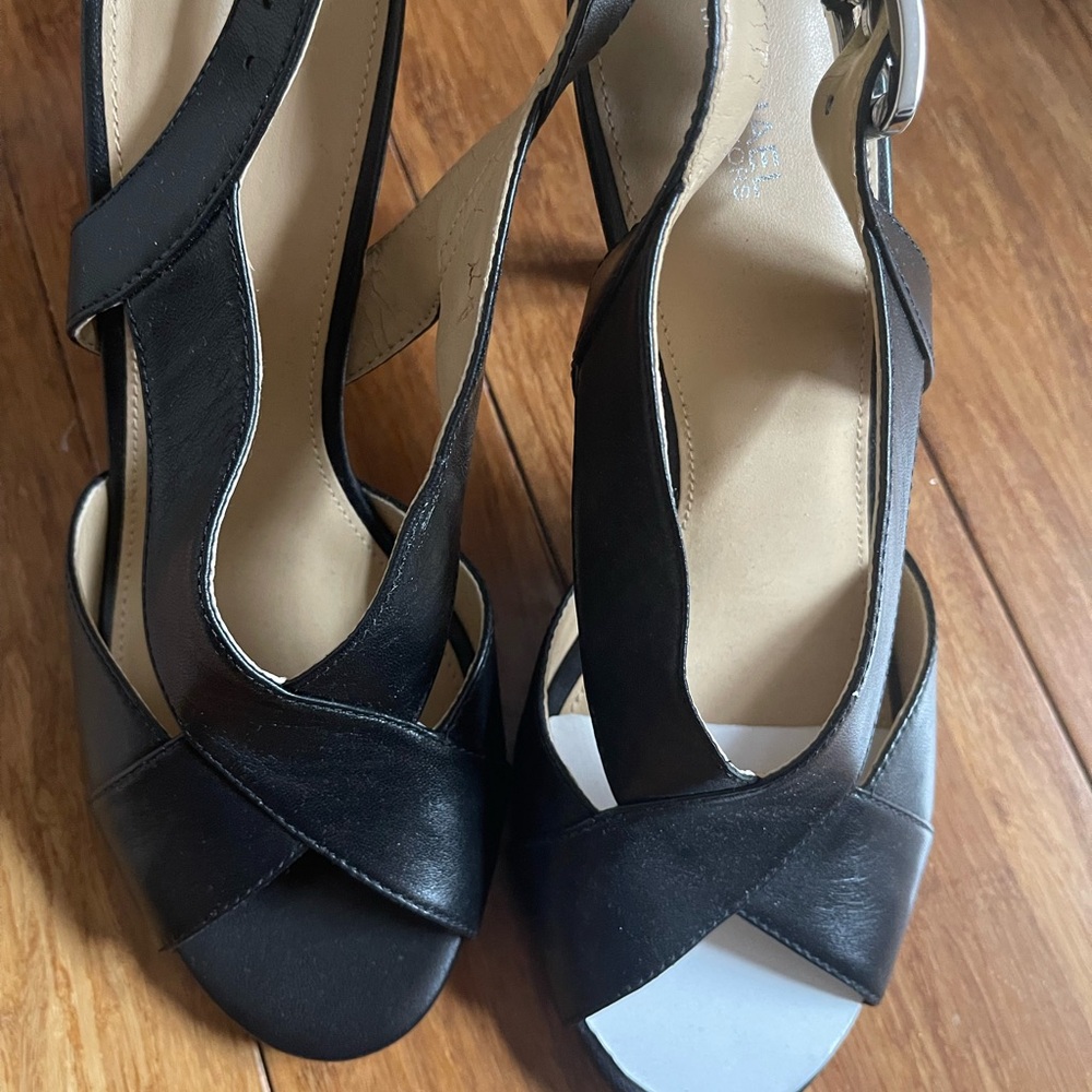 Elegant Black Slingback Heels with Crisscross Straps